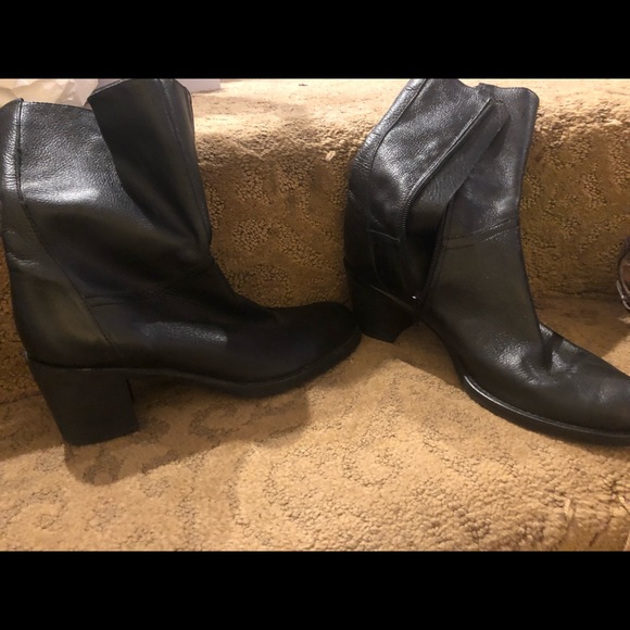 Women’s mid cut boots - Picture 2 of 4